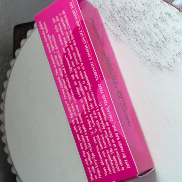 New Mary Kay Signature Crème Lipstick - Jazzy Plum - Picture 6 of 7